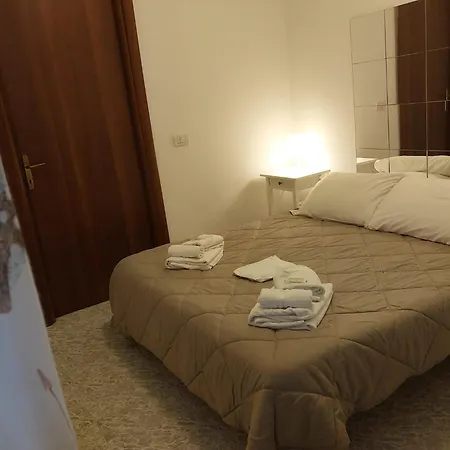 Attico Panoramico 5 Posti Letto - Aeroporto E Fiera Appartement *